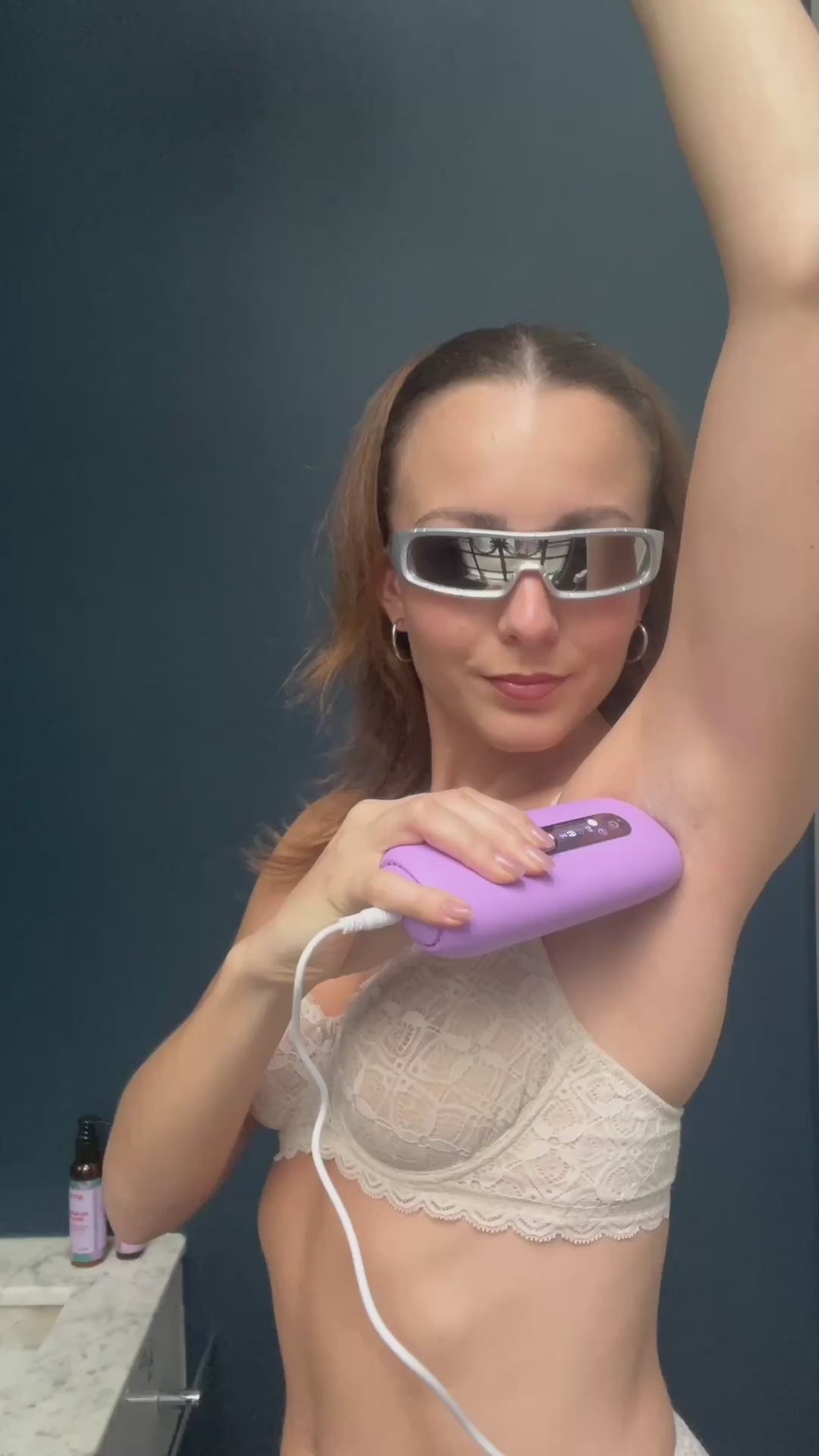 Load video: Treat each area for 3–5 min for bikini/underarms or 5–7 min for legs/arms